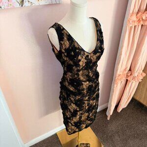 Nicole Miller Black Floral Lace Nude-Lined Bodycon Dress – Size 6